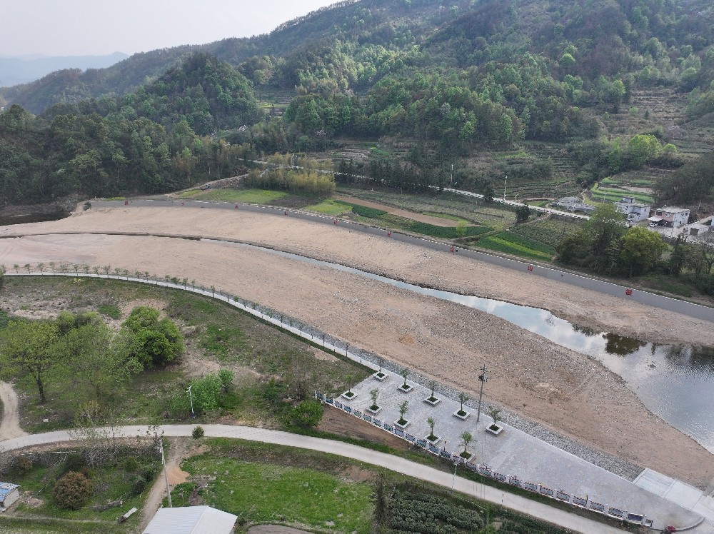 太湖縣安樂河彌陀鎮(zhèn)田家段治理工程（雷諾護(hù)墊護(hù)坡、埋石砼擋墻）